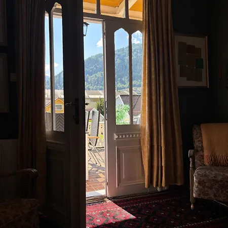 The Yellow Den Gule Villaen Penzion